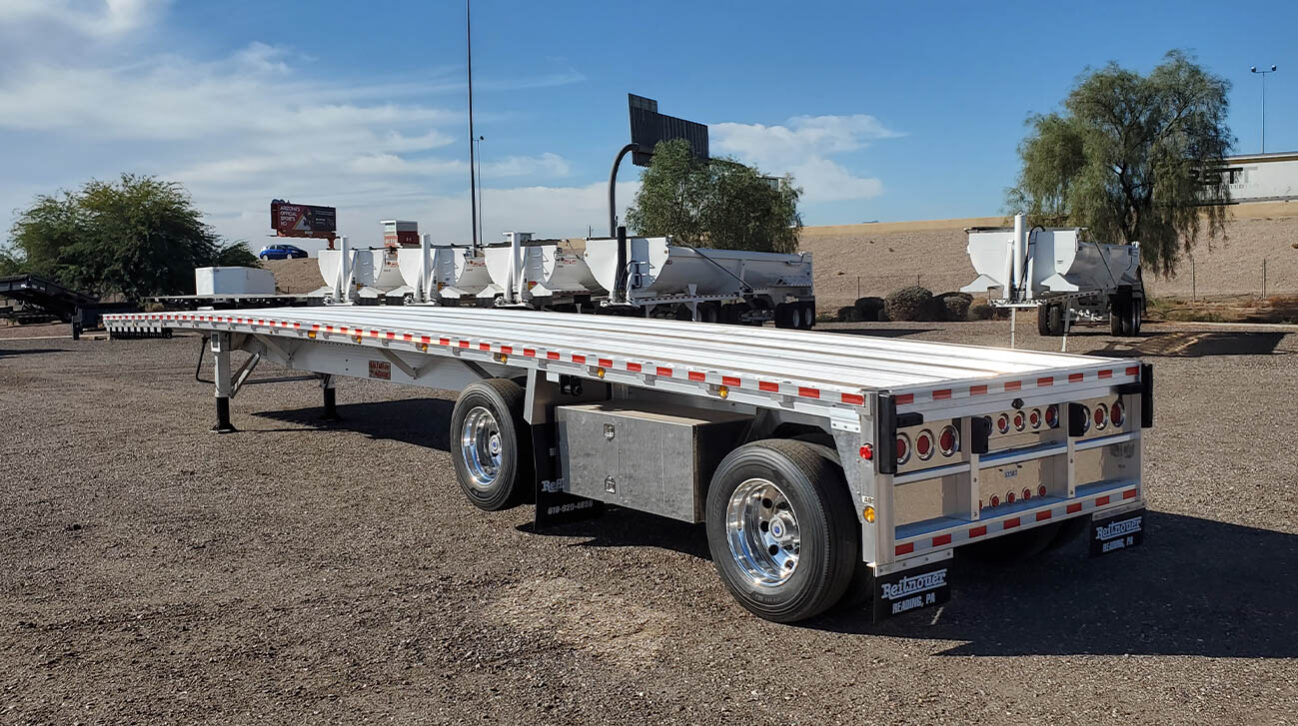 Reitnouer MaxMiser flatbed trailer for sale at Midco Sales in Chandler, AZ....