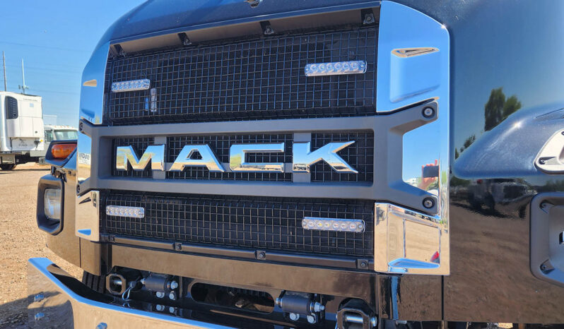 2023 Mack MD6 Rollback full