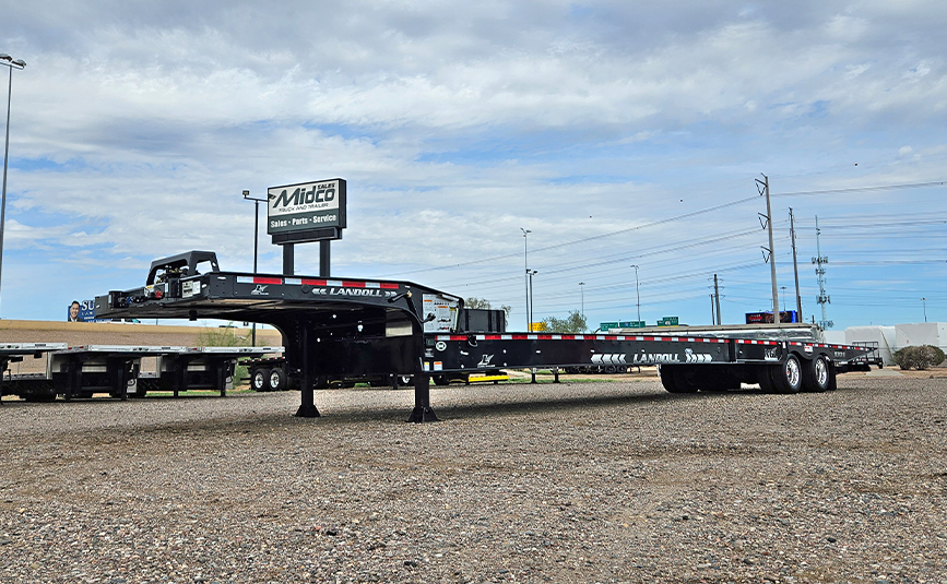 Landoll-930E-51-15-hydraulic-traveling-tail-trailer-for-sale-03-front-side-angled-view
