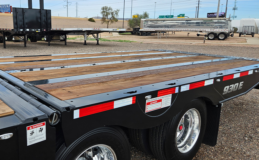 Landoll-930E-51-15-hydraulic-traveling-tail-trailer-for-sale-11-hydraulic-traveling-tail-deck