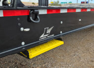 Landoll-930E-51-19-hydraulic-traveling-tail-trailer-for-sale-19-pull-out-side-step