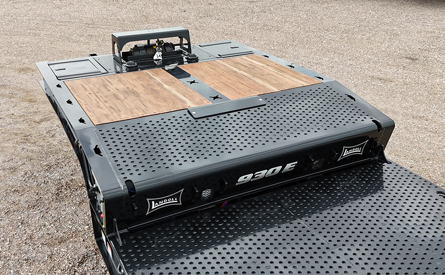 Landoll-930E-51-20-hydraulic-traveling-tail-trailer-for-sale-22-upper-deck