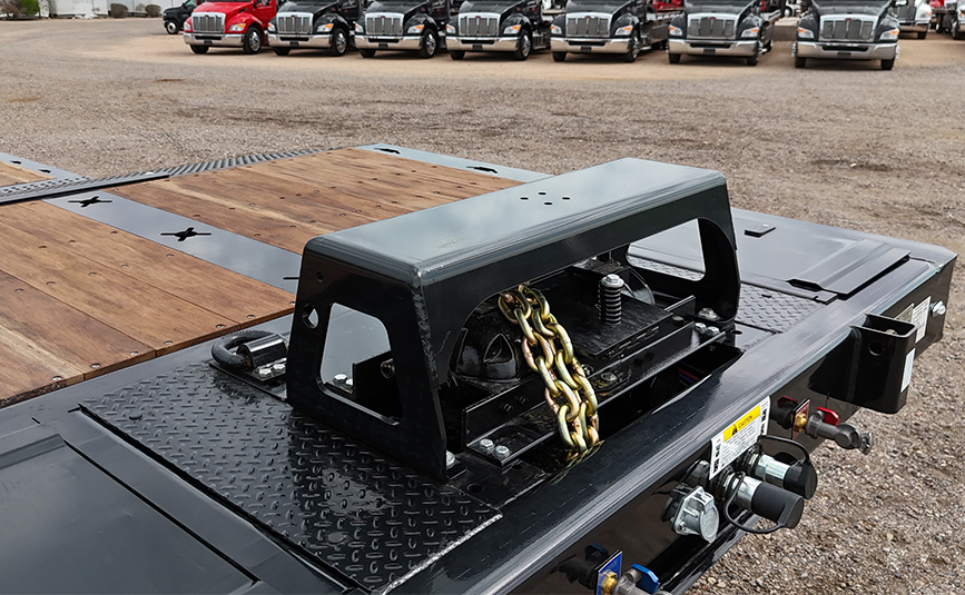 Landoll-930E-51-20-hydraulic-traveling-tail-trailer-for-sale-24-braden-winch
