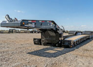 Alpha HD 110 HDG SF 18 55 ton lowboy trailer - 01 - front view, gooseneck