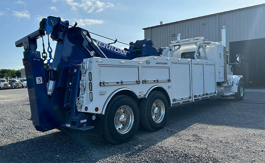 2024 Peterbilt 567 35 Ton Wrecker