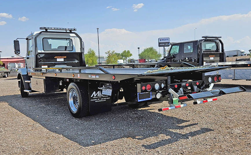 2025 Mack MD642 Rollback