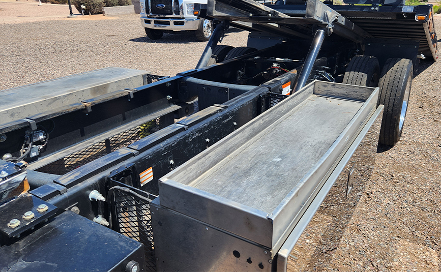 2023 Ford F650 used Jerrdan rollback tow truck - 08 - toolbox top trays