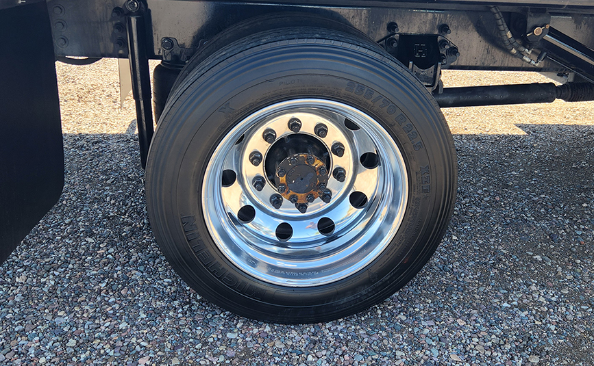2023 Ford F650 used Jerrdan rollback tow truck - 12 - aluminum wheels