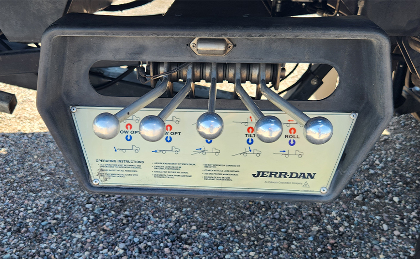 2023 Ford F650 used Jerrdan rollback tow truck - 13 - 5 valve hydraulic control panel