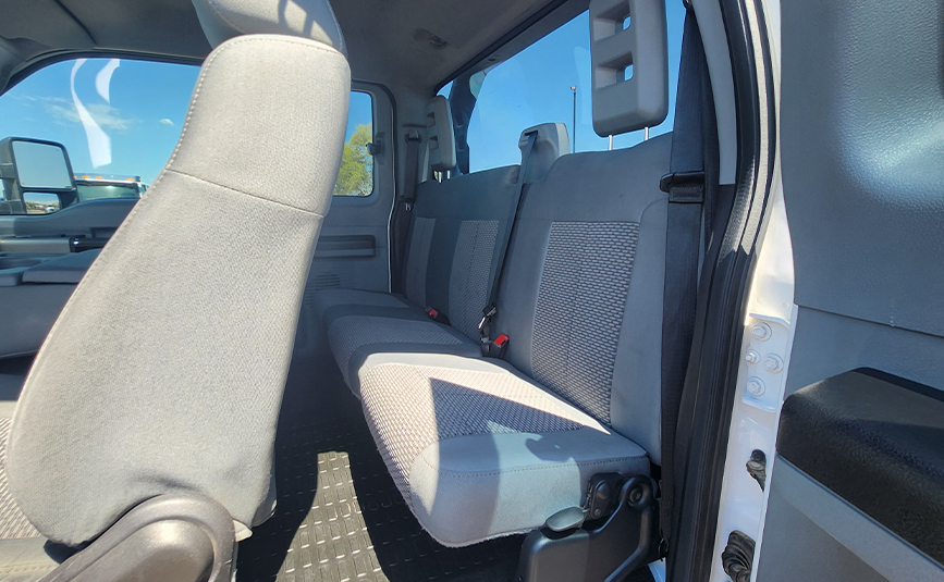 2023 Ford F650 used Jerrdan rollback tow truck - 22 - back seat