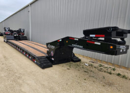 Alpha HD A90HDGC lowboy trailer with flip neck and flip axle - 01 - front view