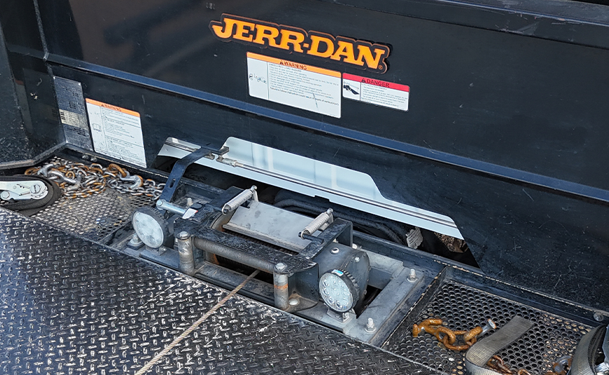 Ford F560 rollback tow truck for sale - Jerr-Dan - 16 - ramsey 8k winch
