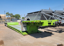 2022 xl specialized xl70hdg double drop trailer - 01 - front view, neck