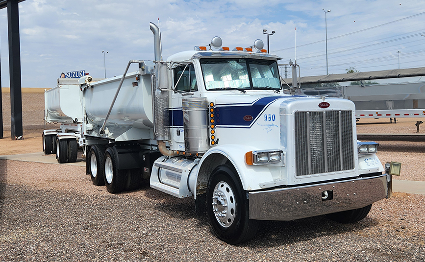 2003 peterbilt 378 transfer truck & trailer - 05 - truck front view
