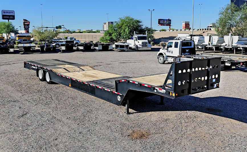 2018 trail eze te80xt hydraulic tail trailer - 02 - front side angled view