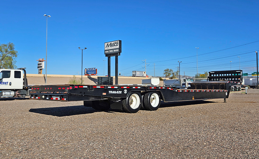 2018 trail eze te80xt hydraulic tail trailer - 03 - low angle side, rear view