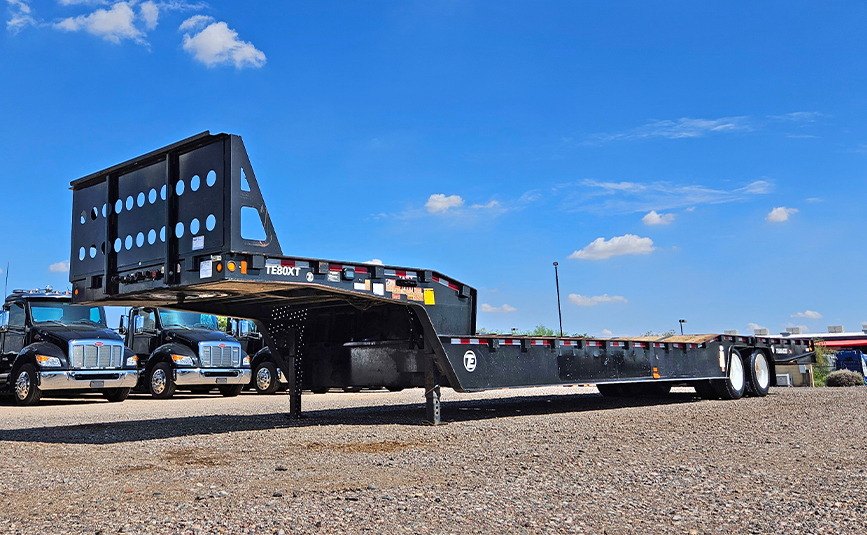 2018 trail eze te80xt hydraulic tail trailer - 06 - low angle front, side view
