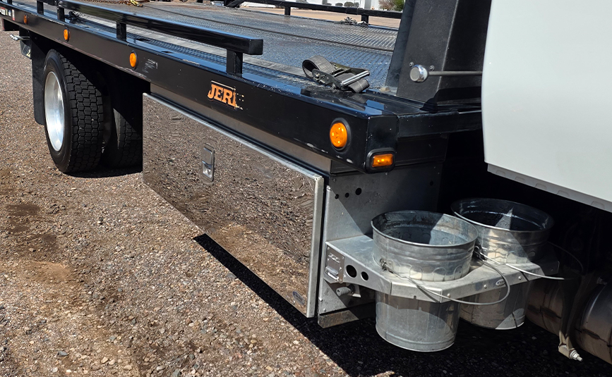 2022 used international mv607 jerr-dan rollltack tow truck - 18 - passenger side toolbox, trash cans