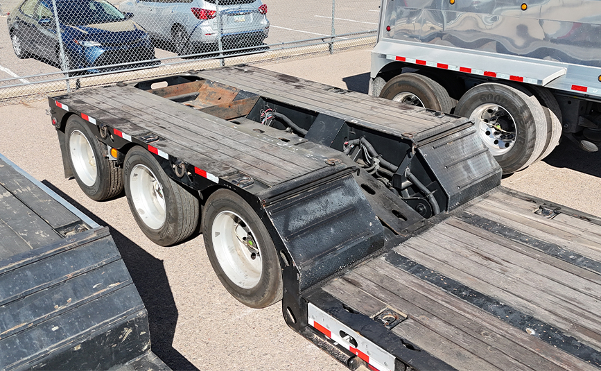 2022 xl specialized xl80 mfg double drop trailer - 04 - rear deck, axles, tires