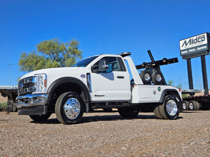 2025 Ford F550 XLT Jerr-Dan MPL-NGS Wrecker Repo Truck - 01 - driver side view, Midco Sales sign