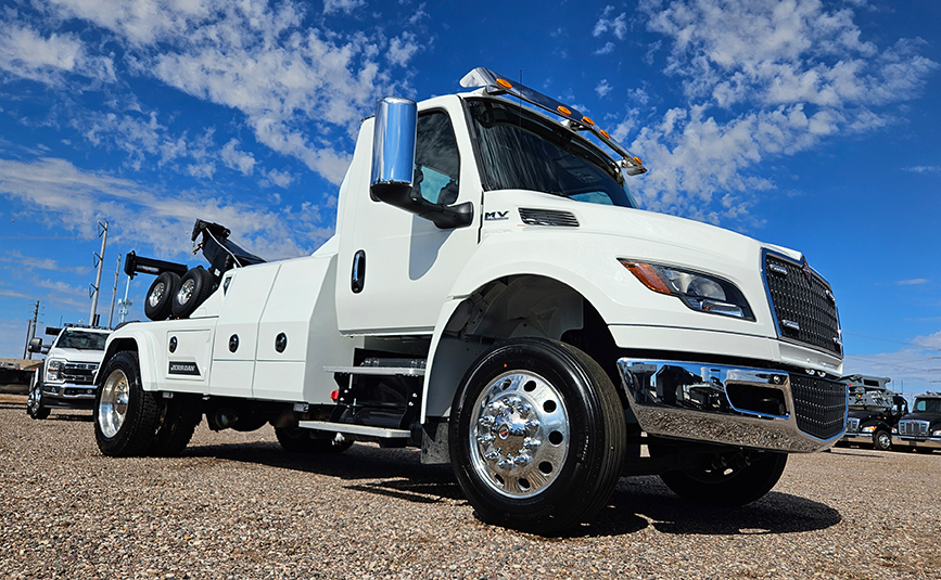 2025 international mv607 Jerr-Dan MPL60 wrecker tow truck - 02 - low angle front view
