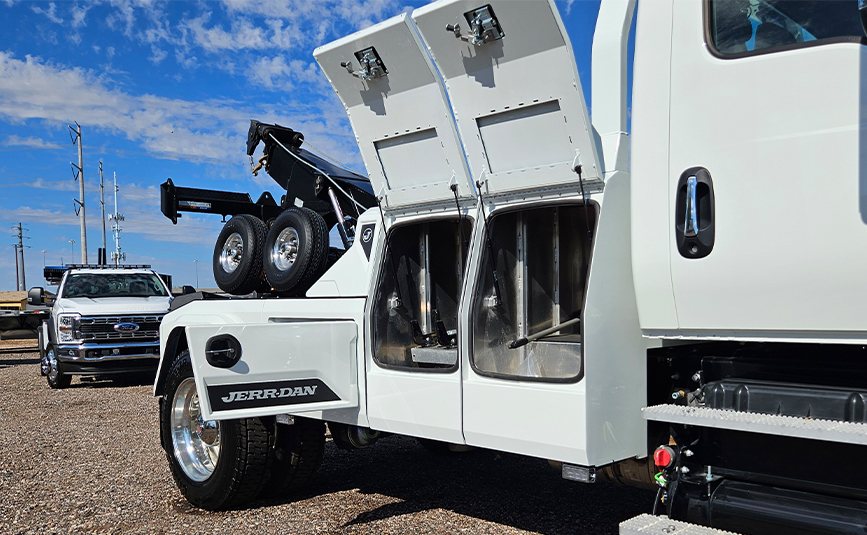 2025 international mv607 Jerr-Dan MPL60 wrecker tow truck - 11-1 - tunnel box toolbox open doors