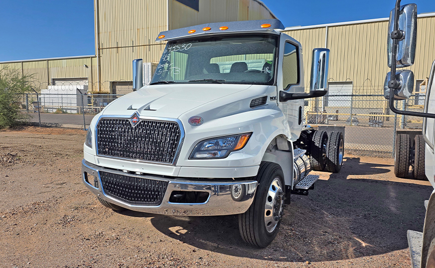 2025 international mv607 chassis - 01 - front view, grill, bumper