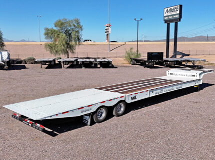 2026 landoll 930 E-51-15 traveling tail trailer - 01 - full trailer view, aerial view