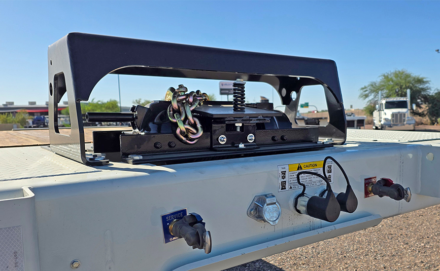 2026 landoll 930 E-51-15 traveling tail trailer - 09- winch