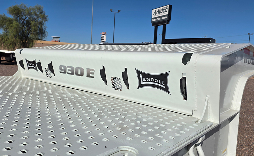 2026 landoll 930 E-51-15 traveling tail trailer -12 - upper deck slope
