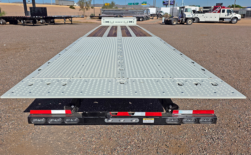 2026 landoll 930 E-51-15 traveling tail trailer -16 - rear tail deck