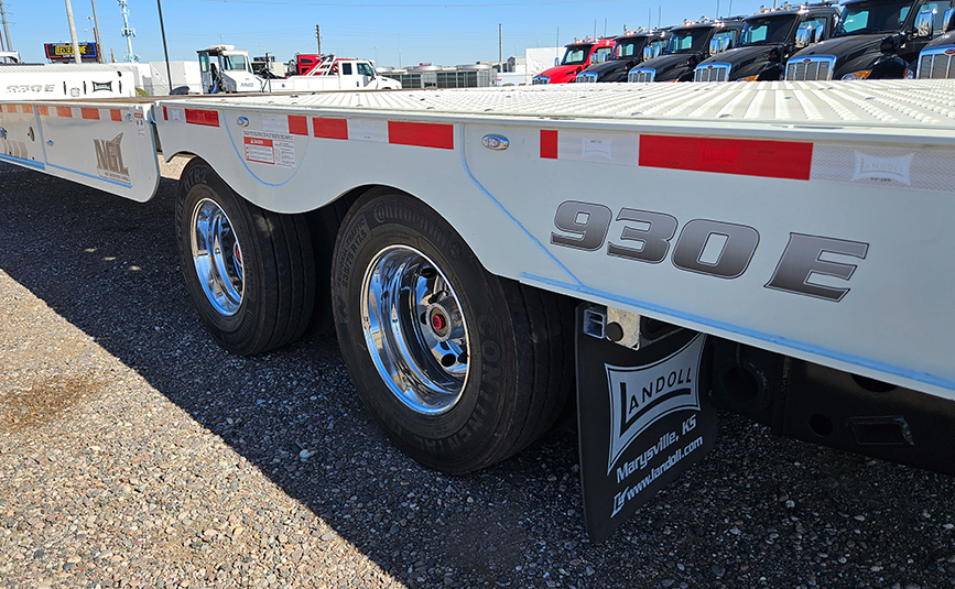 2026 landoll 930 E-51-15 traveling tail trailer -19 - driver side tires, wheels