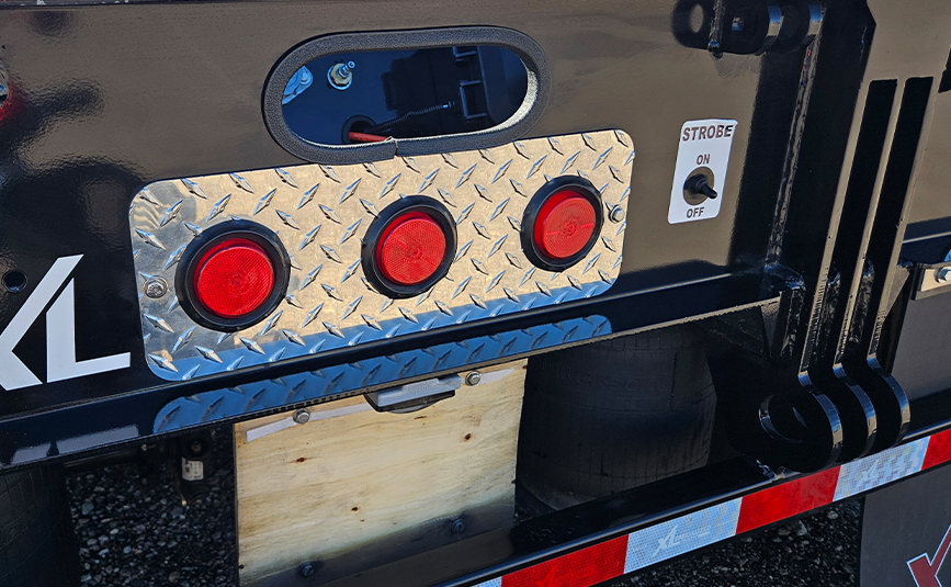 2026 used xl specialized xl80 HDGE extendable double drop trailer -19 - tail lights, strobe lights