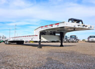 2026 landoll 930 traveling tail trailer - 02 - low angle side view