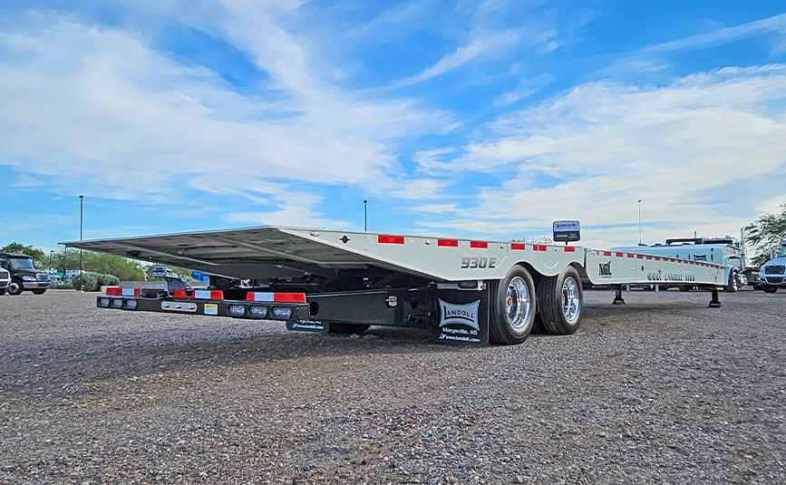 2026 landoll 930 traveling tail trailer - 07 - low angle back side view
