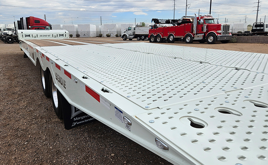 2026 landoll 930 traveling tail trailer - 09 - hydraulic tail and deck