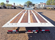 2026 landoll 930 traveling tail trailer - 09 - rear deck, hydraulic tail