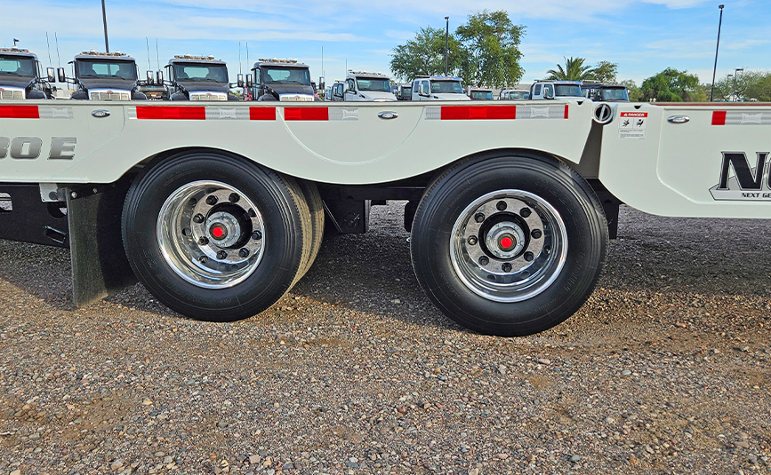 2026 landoll 930 traveling tail trailer - 11 - tandem axles, aluminum wheels, tires
