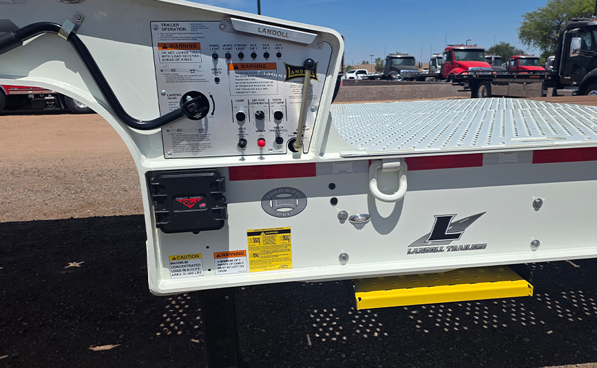 2026 landoll 930 traveling tail trailer - 12 - trailer side