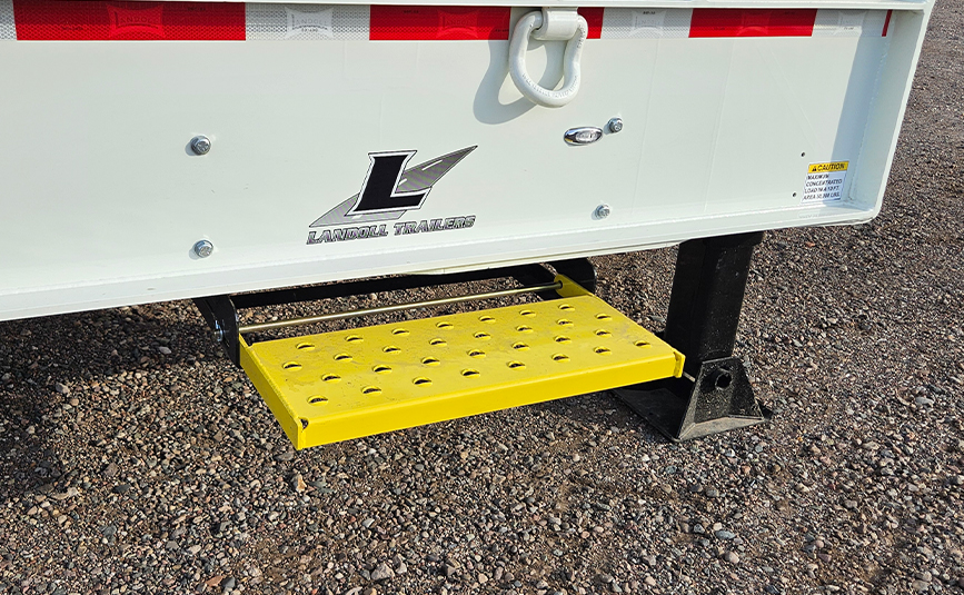 2026 landoll 930 traveling tail trailer - 20 - pull out step
