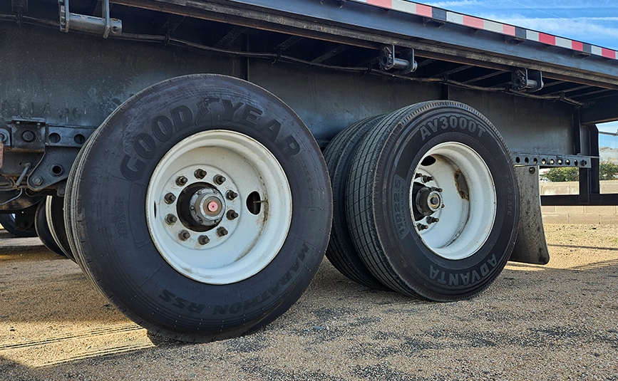 2005 Fontaine Extendable Flatbed