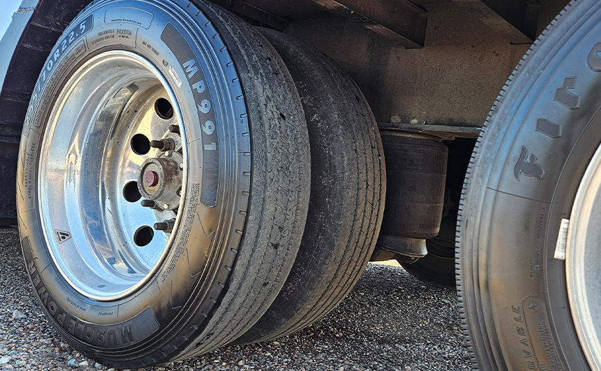 2025 used alpha hd a80mg double drop trailer - 17 - tire tread