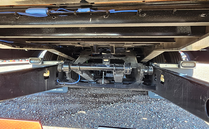 2026 landoll l950E 51-15 traveling tail trailer - 14 - rear undercarriage