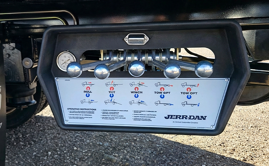 2025 freightliner m2 - jerr-dan rollback tow truck - 17 - jerrdan hydraulic control panel