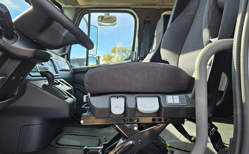 2025 freightliner m2 - jerr-dan rollback tow truck - 20 - driver seat