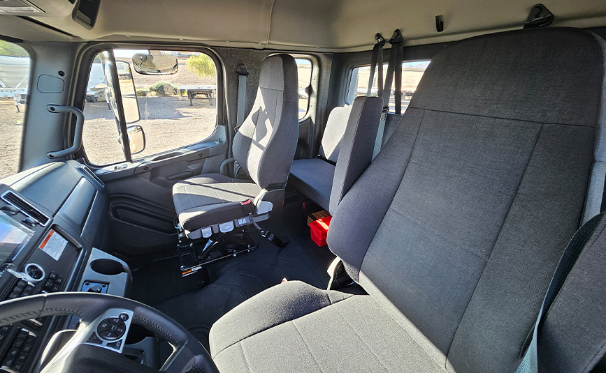 2026 freightliner jerr-dan rollback - 20 - cab interior