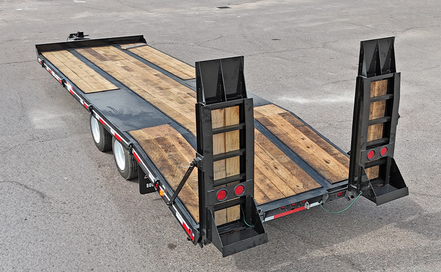 2026 interstate 40 DLA tag trailer - 05 - rear side view, ramps