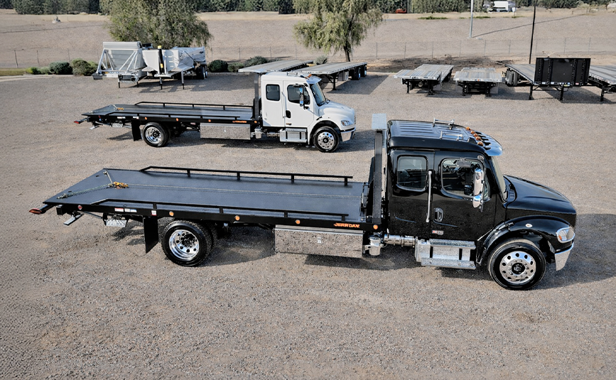 22026 freightliner m2 106 plus jerr-dan rollback tow truck - 02 - top side view, rollback deck, cab, toolbox