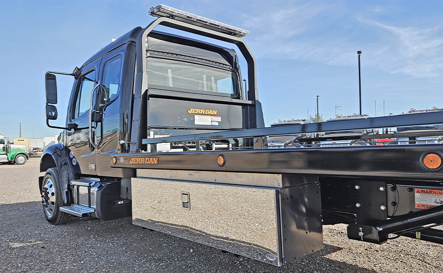 22026 freightliner m2 106 plus jerr-dan rollback tow truck - 12 - driver side tool box