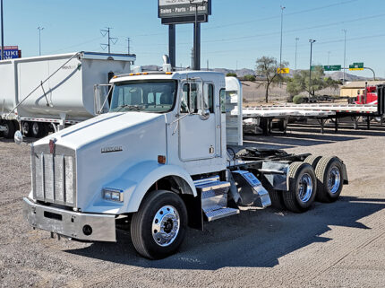 2003 kenworth t800 used truck for sale - 01 - for sale at Midco Sales